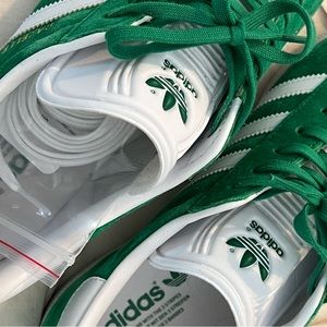 ADIDAS Gazelle Sneaks